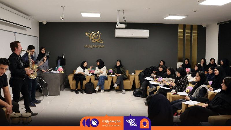 عکسی از جشن معارفه دختران